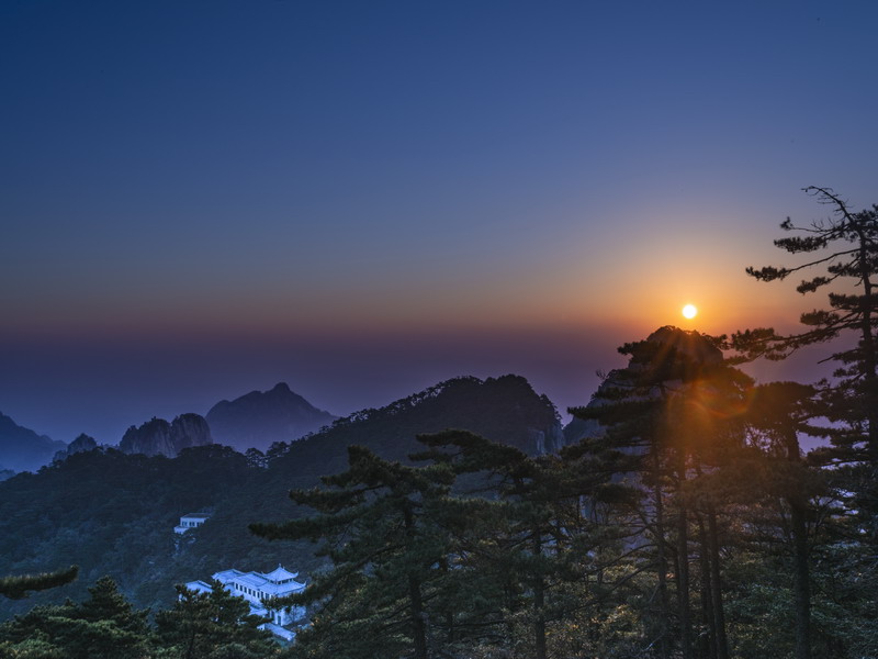 日出东山